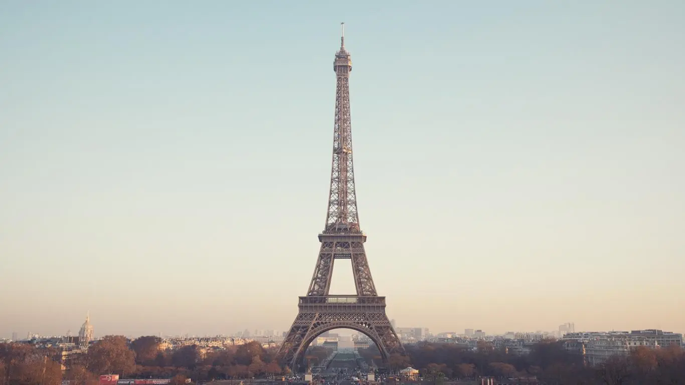 London ⇢ Paris